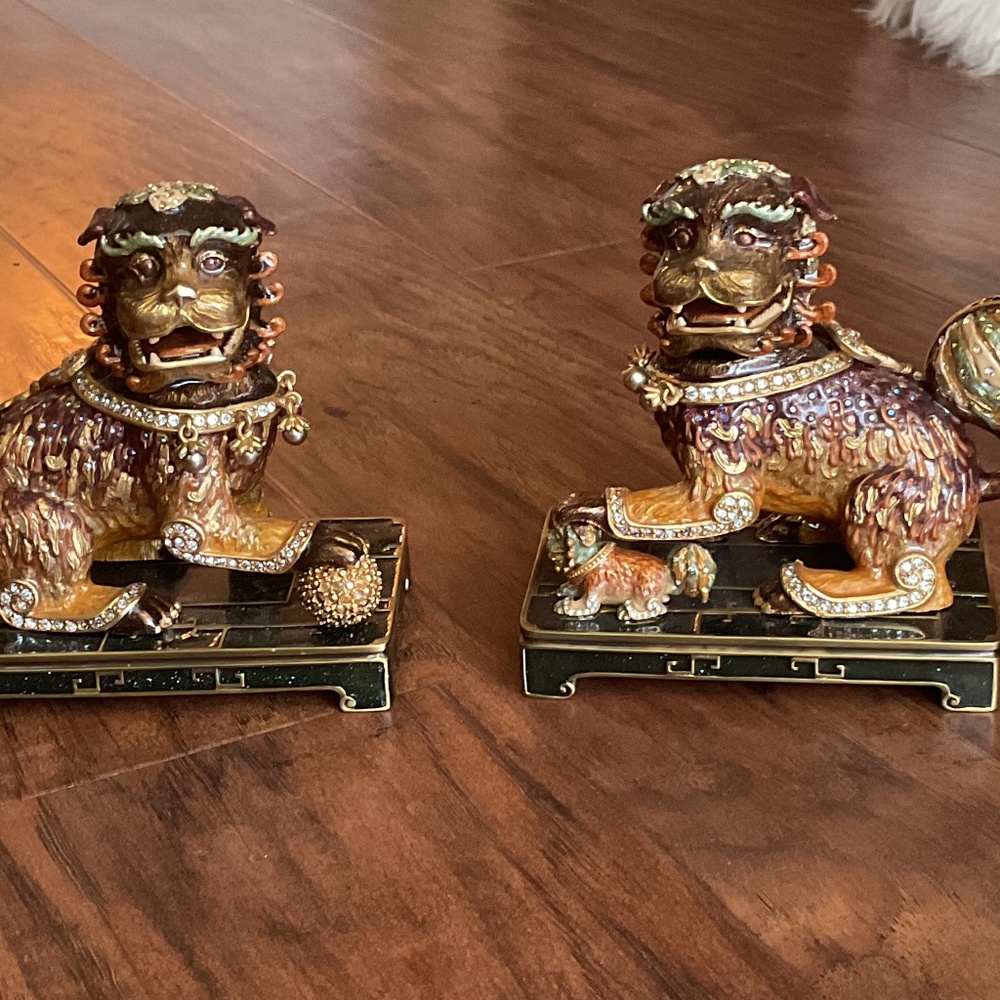 Pair of Jay Strongwater Special Gilgamesh Foo Dog Figurines, Book Ends. RRP +$6k